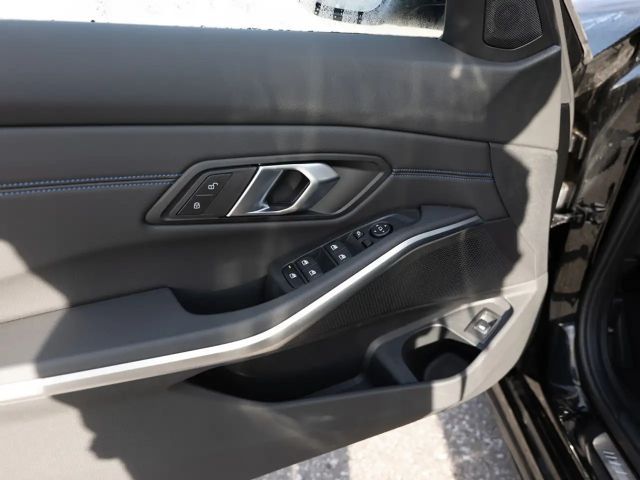 BMW 330 330i M-Sport Touring xDrive