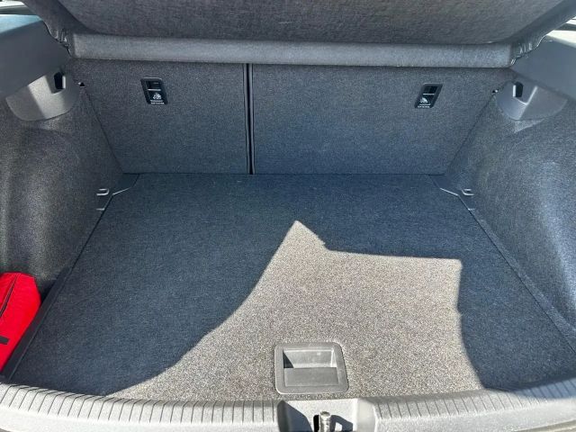 Volkswagen Taigo 1.0 TSI DSG R-Line