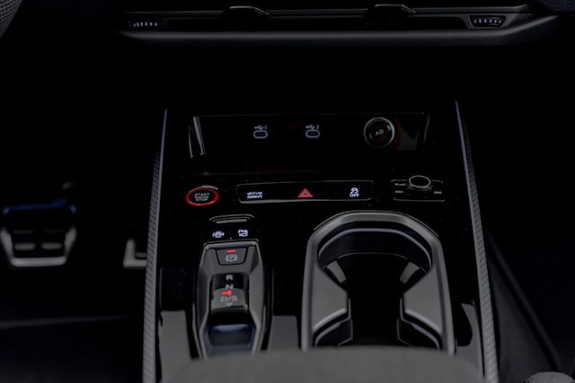 Audi A6 Avant Quattro S-Tronic