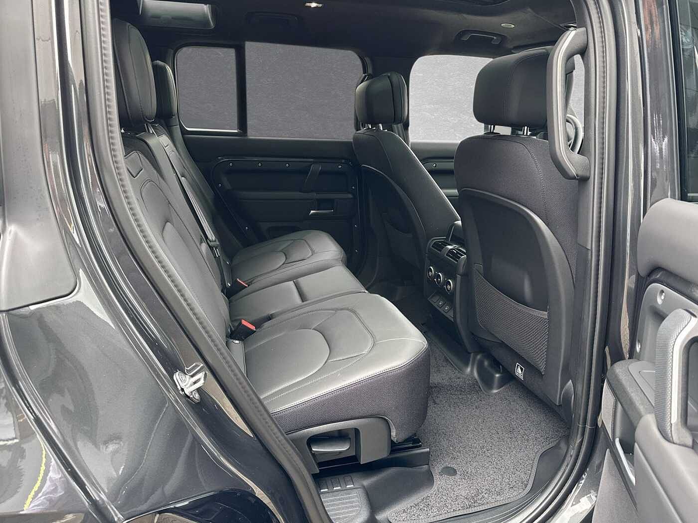 Land Rover Defender 110