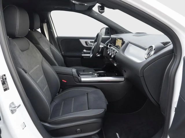 Mercedes-Benz GLA 220 4MATIC AMG Line GLA 220 d