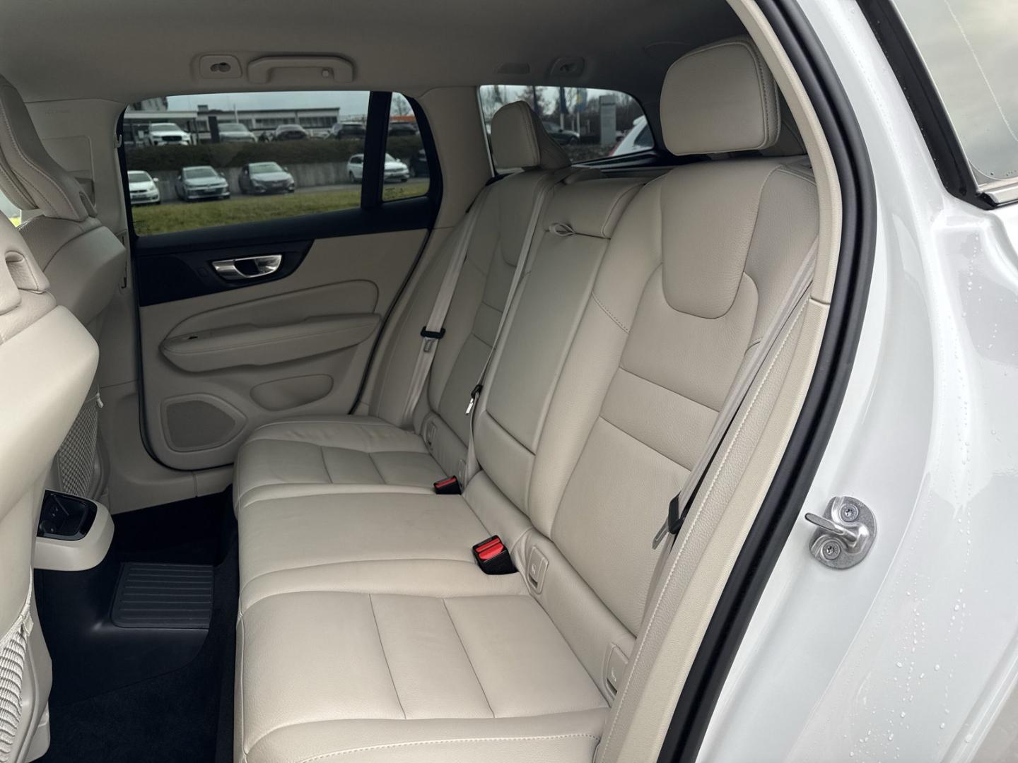 Volvo V60 AWD Dark Hybrid Plus Recharge