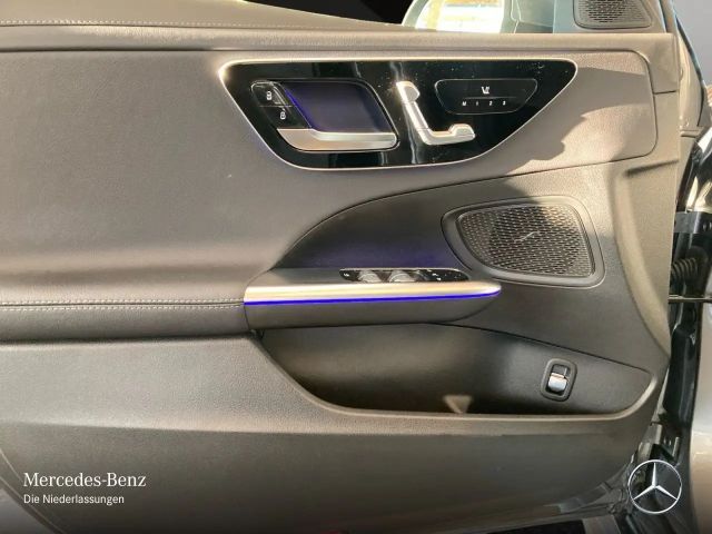 Mercedes-Benz C 200 AMG Line Sedan