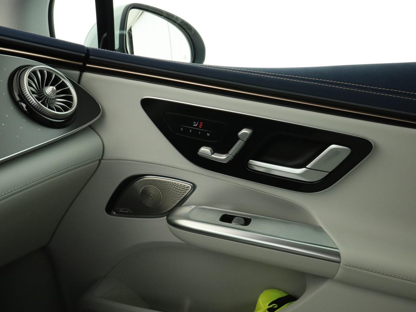 Mercedes-Benz EQE 300 AMG Line Sedan