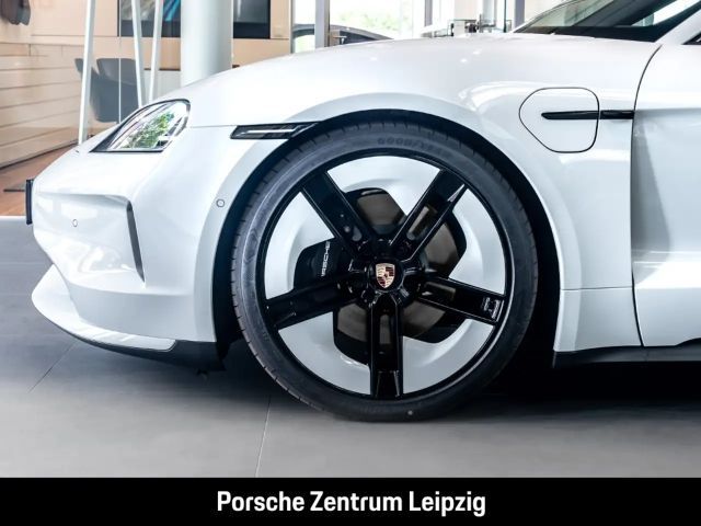 Porsche Taycan 4