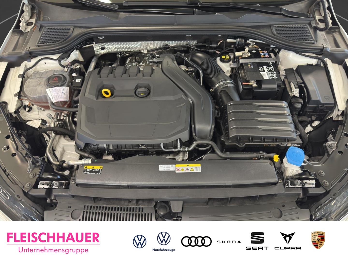 Volkswagen Golf 1.5 eTSI Golf VIII Style