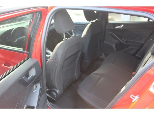 Ford Focus ST Line Wagon