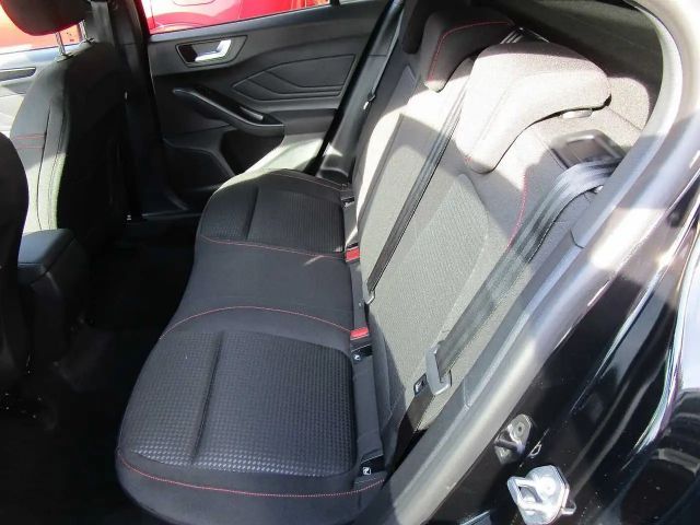 Ford Focus EcoBoost ST Line