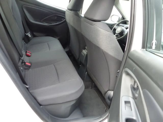 Toyota Yaris Hatchback Hybride Team D