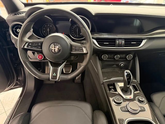 Alfa Romeo Stelvio Q4 Quadrifoglio Turbo