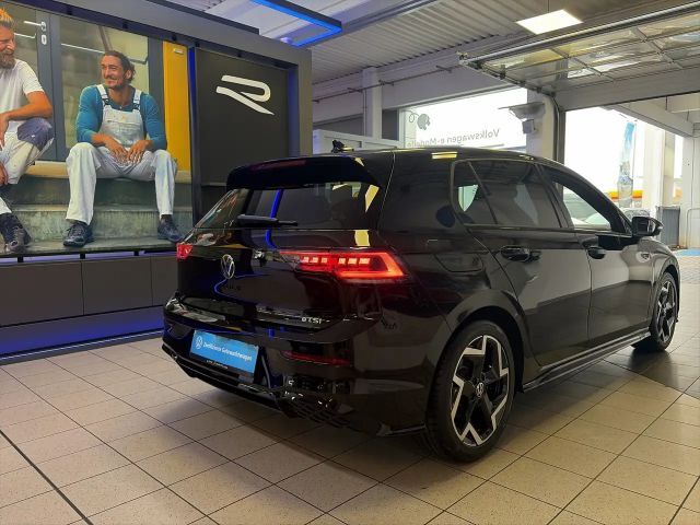 Volkswagen Golf 1.5 eTSI R-Line