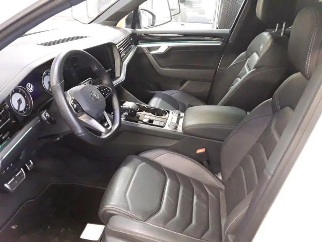 Volkswagen Touareg 4Motion R-Line Style