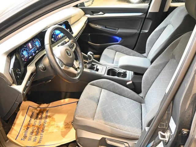 Volkswagen Golf Life Variant