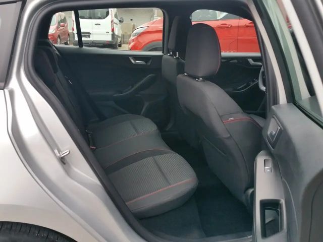 Ford Focus ST Line Wagon