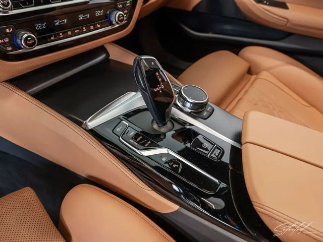 BMW 530 530e M-Sport Sedan xDrive