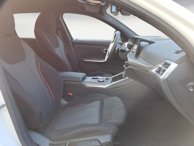 BMW 330 330d M-Sport Touring xDrive