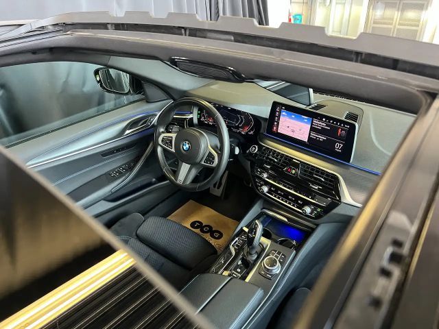 BMW 530 530d M-Sport Sedan