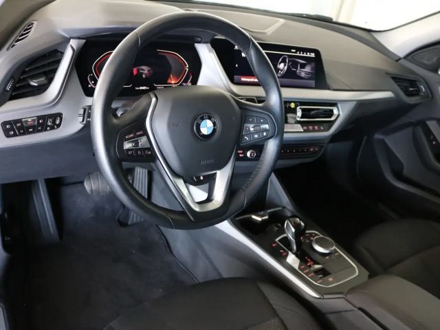 BMW 120 120i Sedan