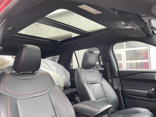 Ford Explorer ST Line