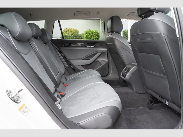 Volkswagen Passat 1.5 eTSI Business Variant