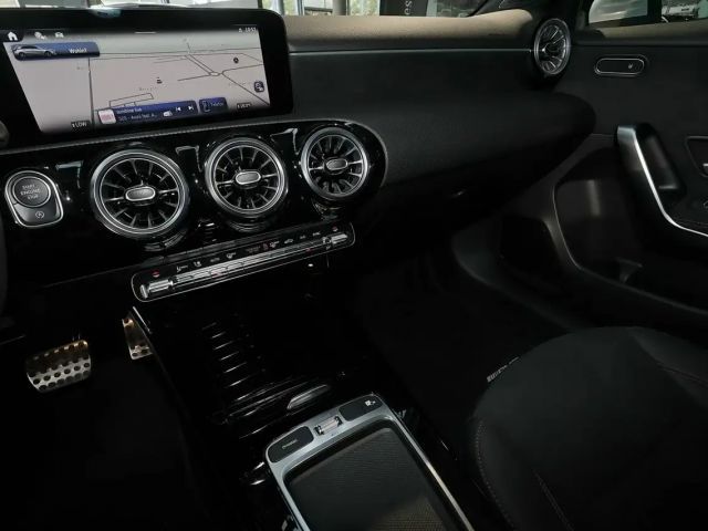 Mercedes-Benz A 200 AMG Line