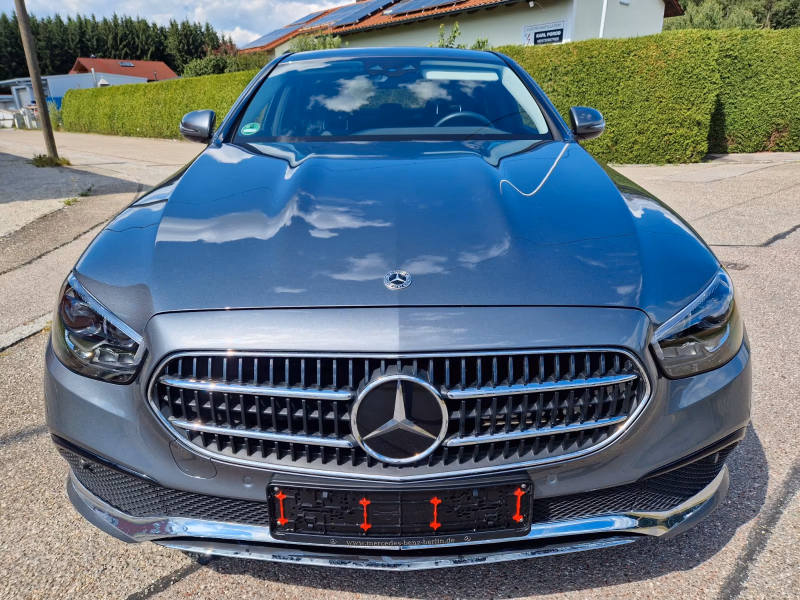 Mercedes-Benz E 220 E 220 d Sedan