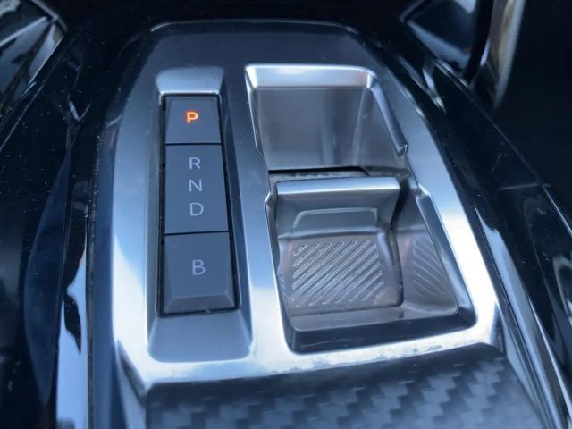 Peugeot E-2008 Allure Pack