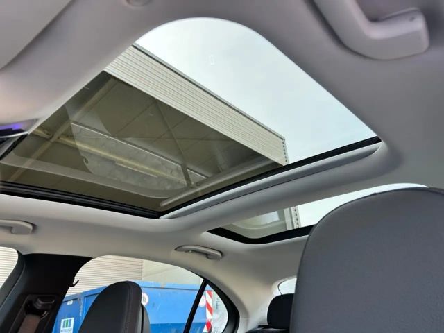 Mercedes-Benz C 180 AVANTGARDE Sedan