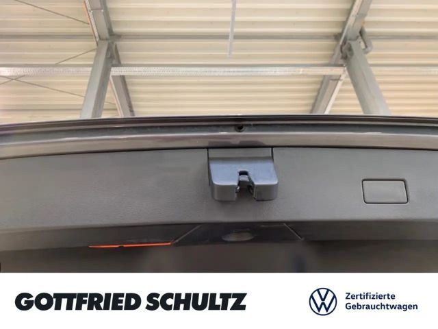 Volkswagen T-Roc ACTIVE TSI NAVI EINPARKHILFE ACC LED SITZHEIZUNG