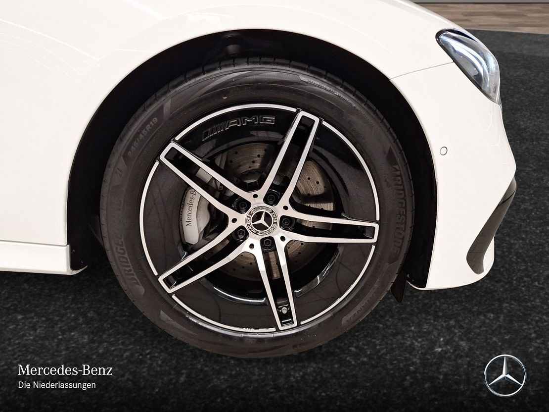 Mercedes-Benz E 200 AMG Line Sedan