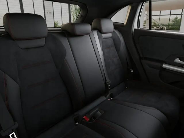 Mercedes-Benz GLA 250 4MATIC AMG Line