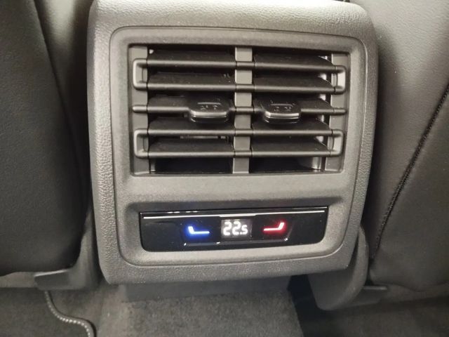 Volkswagen Golf Life Variant