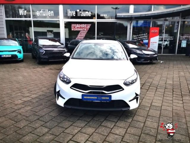 Kia Ceed 1,0T DCT Ultimate  +NAVI+Bluetooth+16Zoll