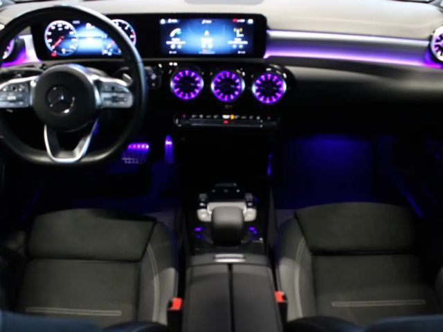 Mercedes-Benz A 220 4MATIC A 220 d AMG Line