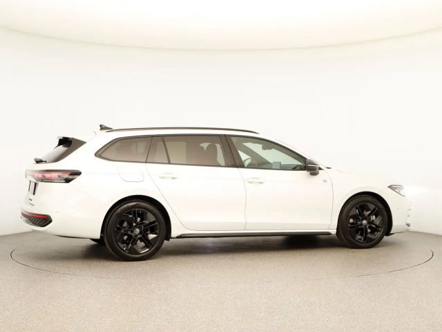 Volkswagen Passat 4Motion DSG R-Line Variant