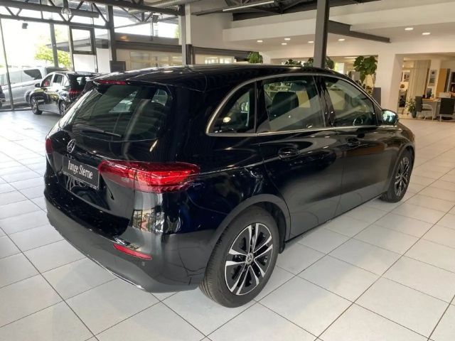 Mercedes-Benz B 200 Progressive Sedan