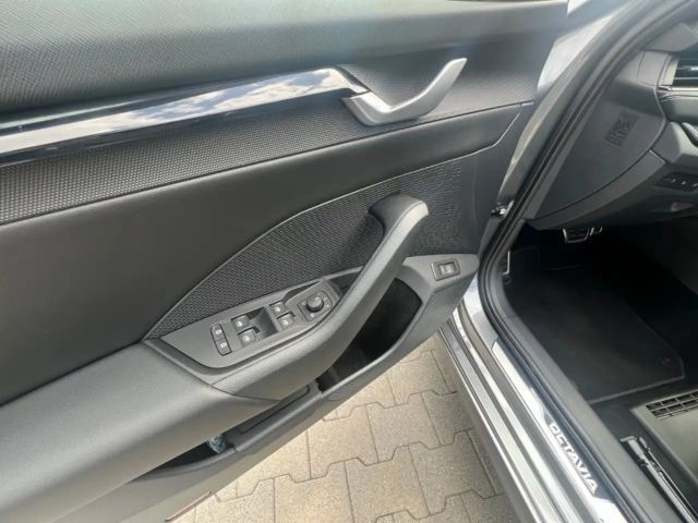 Skoda Octavia 1.5 TSI Combi Sportline