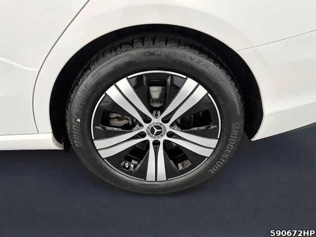 Mercedes-Benz C 180 AVANTGARDE Sedan