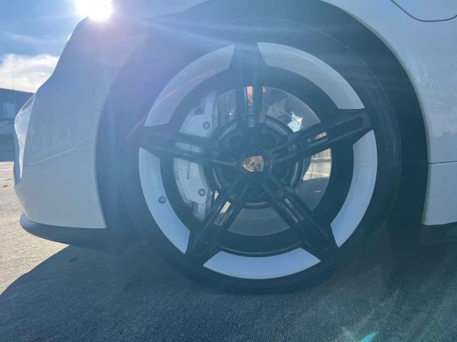 Porsche Taycan Performance Plus