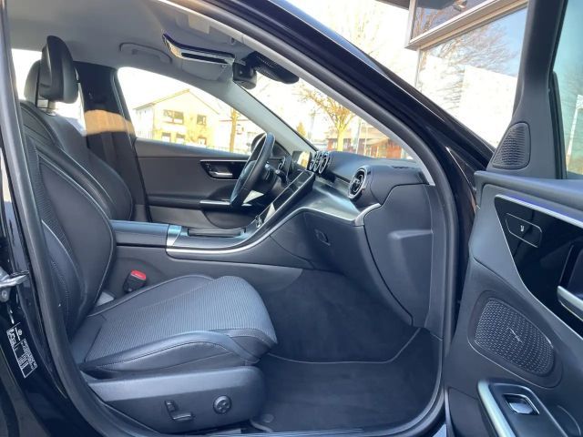 Mercedes-Benz C 200 AVANTGARDE Sedan