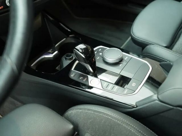 BMW 118 118d 5-deurs Sedan Sport Line