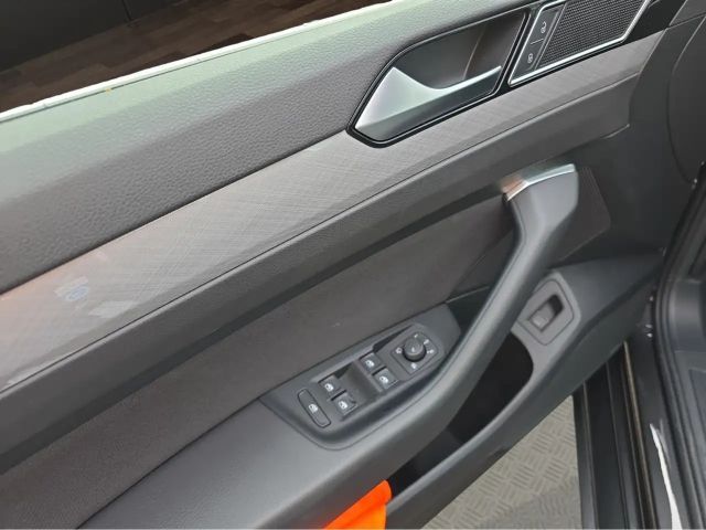 Volkswagen Passat 1.5 TSI Business Variant