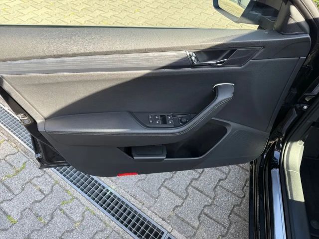 Skoda Superb 2.0 TDI Combi Style Style