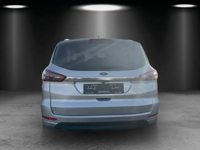 Ford S-Max Titanium