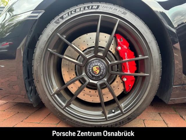 Porsche 992 4 Coupé GTS Targa