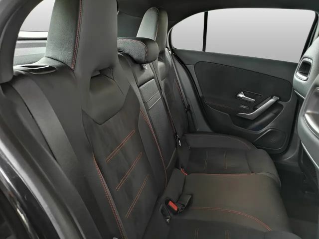 Mercedes-Benz A 200 A 200 d AMG Line