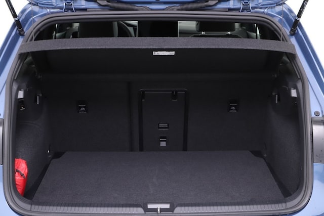 Volkswagen Golf 1.5 eTSI DSG Golf VIII IQ.Drive