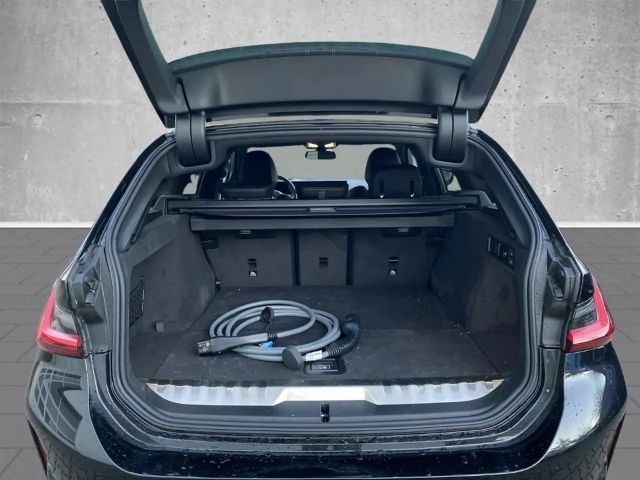 BMW 330 330e M-Sport