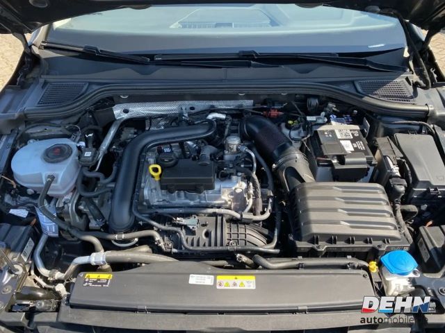 Volkswagen Golf Mildhybrid 1.0 eTSI  Active ACC SHZ LED Navi VZE