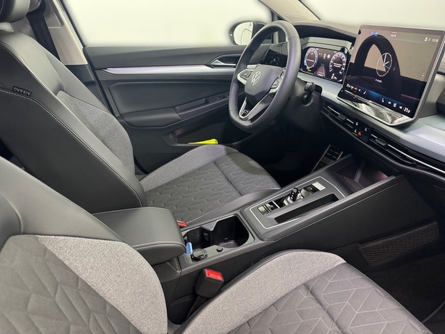 Volkswagen Golf 1.5 eTSI Golf VIII